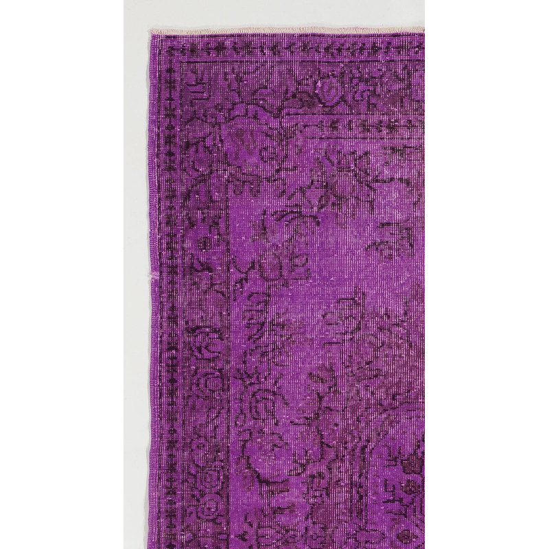 Tapis turc moderne sur mesure teint à la main 4 x 7,3 pi de couleur mauve avec motif de médaillon