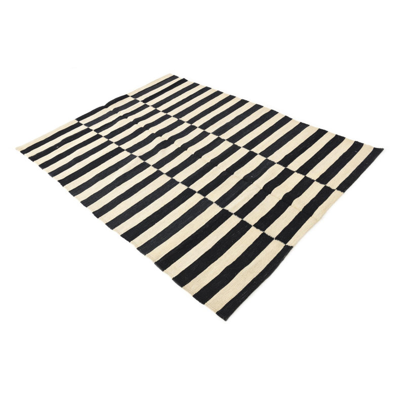 Tapis noir Jaylen