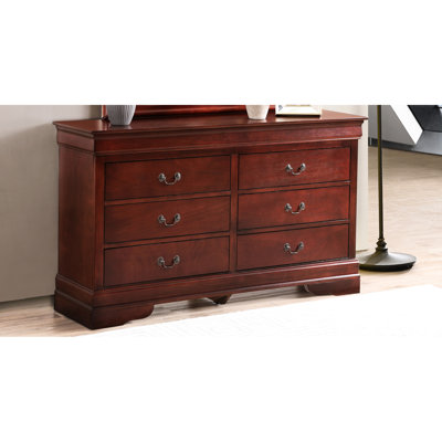 Commode en cerisier de chambre à coucher traditionnelle avec glissières en métal G02100-d - Bases, moulures courbées, tiroirs à queue d'aronde anglaise