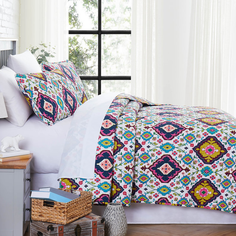 Grace Quilt Set, King/ California King Quilt + 2 King Shams