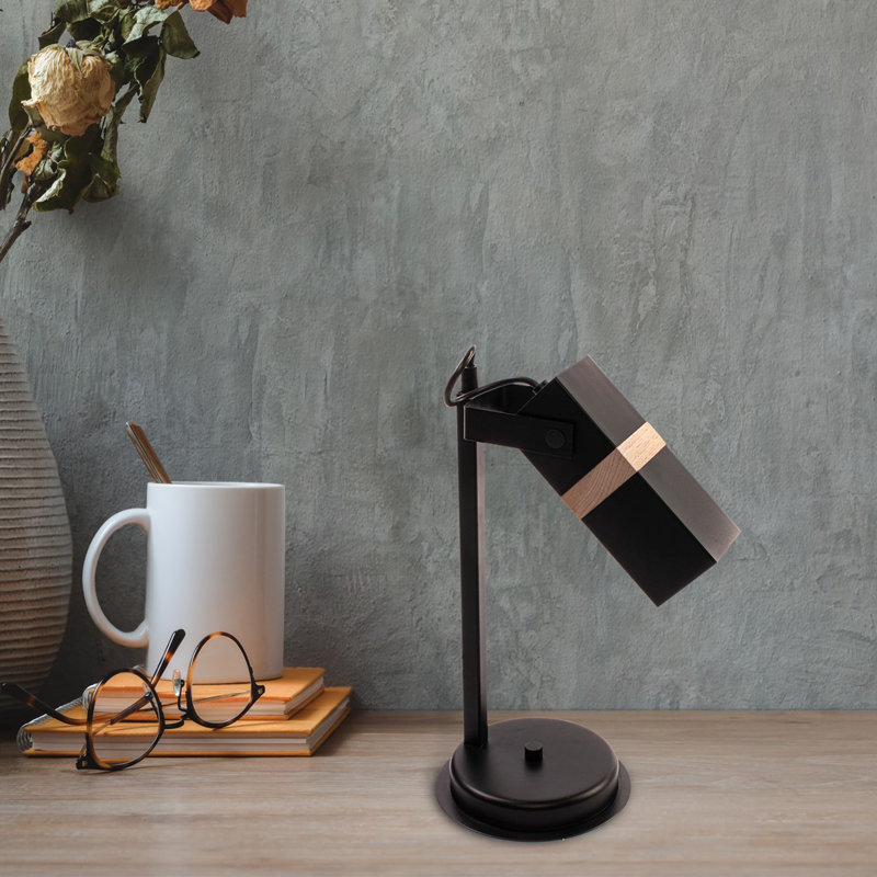 Finlaw Desk Lamp