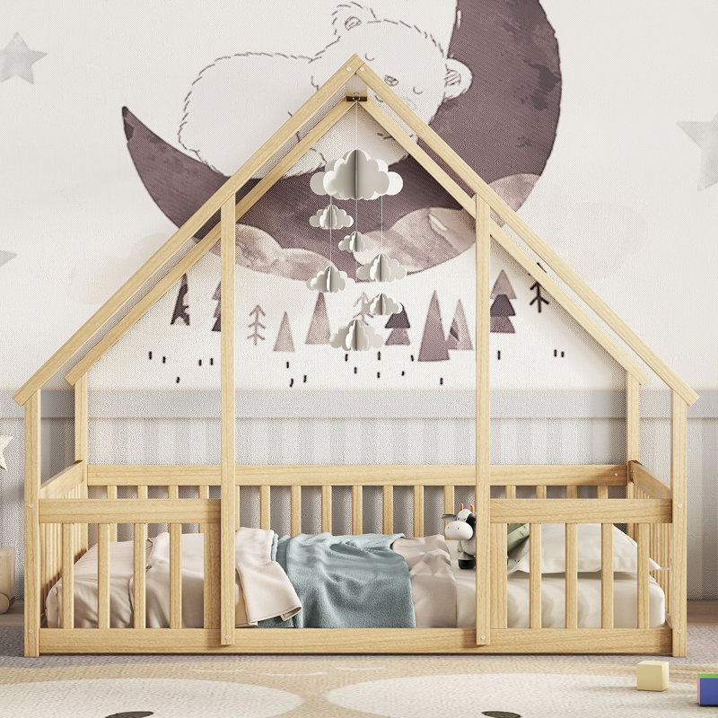 Lit double en bois en forme de maison avec clôture et garde-corps Sailvan, Naturel