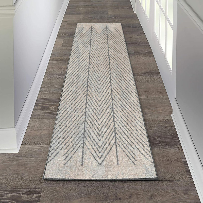 Amiee-Leigh Geometric Indoor Rug, Runner 2'2.5" x 7'11"