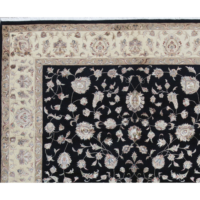 Tapis noir et doré de haute qualité noué à la main