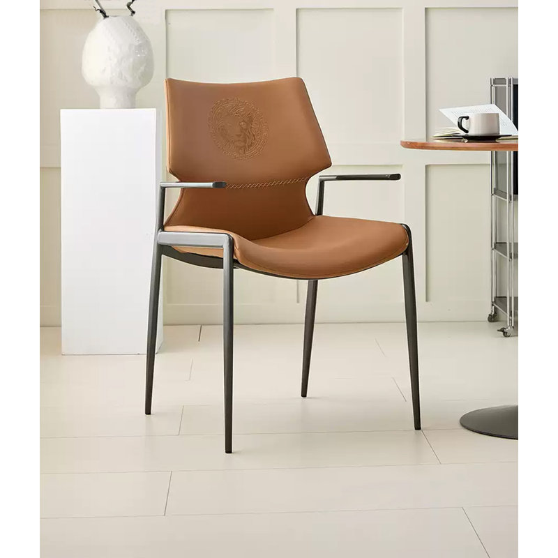 Chaise de salle à manger moderne et simple en cuir avec dossier et accoudoirs, Orange