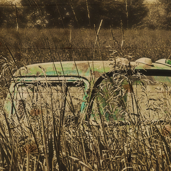 «Truck in Farm Field», reproduction de photo sur bois, 16 po x 24 po