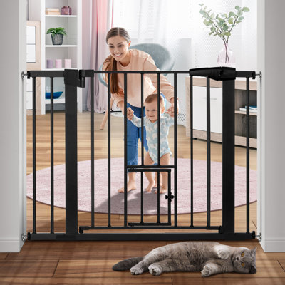 Heavy Duty Metal Auto Close Baby Safety Gate Pressure Mounted Walk Thru with Pet Door