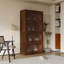 Bibliothèque contemporaine avec portes fermées en verre et armoire de rangement de bureau