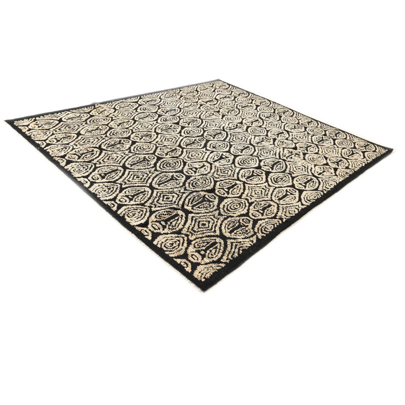 Howard Black Beige Rug