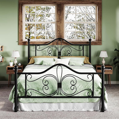 Lit plateforme en métal Queen avec élégant motif papillon, tête et pied de lit style fer forgé, rangement sous le lit, sommier non requis, montage facile, noir