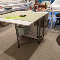 Sew Ready Table de couture pliable avec roulettes et Commentaires - Wayfair  Canada