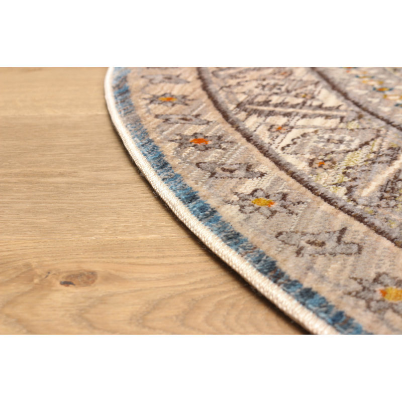 Tapis bleu Gianna, Rond 5 pi