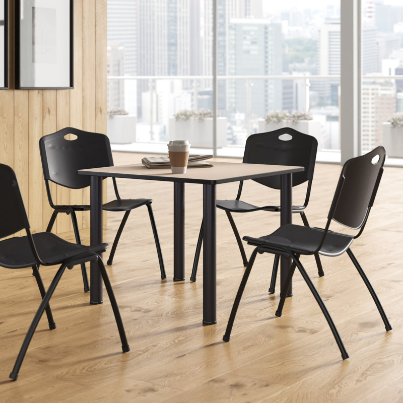 Plateau de table Kee Square, 4 chaises empilables, H 30 po x l 29 po x P 29 po, Noir, Cerisier