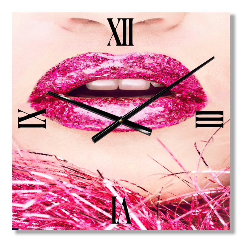 Gros plan sur Golden Woman Lips II - horloge murale moderne, Petit