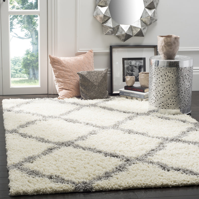 Tapis ivoire / gris à motif géométrique Alonnah, Rectangle 5 pi 1 po x 7 pi 6 po