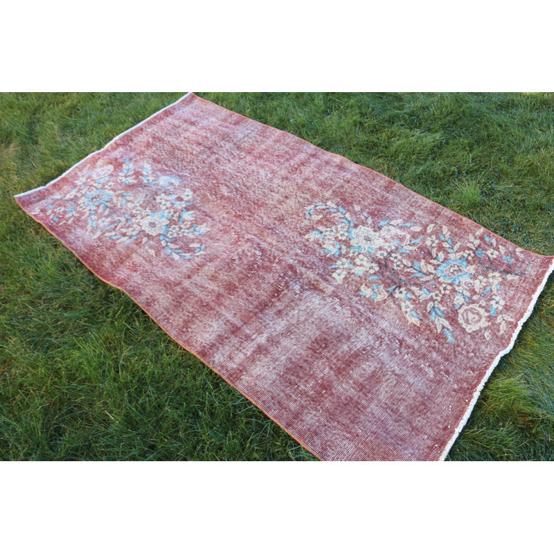 Tapis turc vintage tissé à la main dans un style rustique idéal pour rehausser le décor du salon