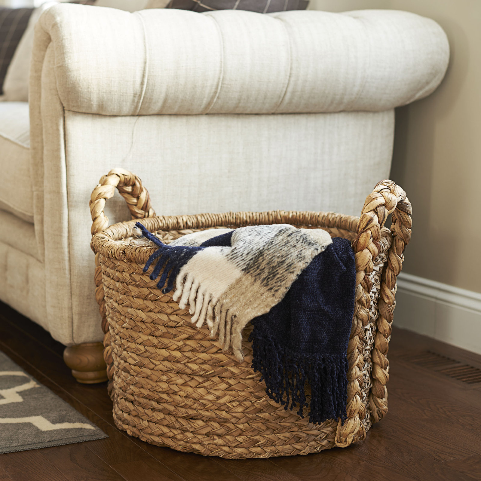 Sorene Wicker Basket With Handles 1