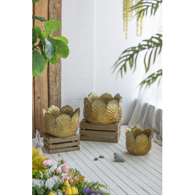 Ensemble de 3 jardinières en métal patiné, L: 17,7 x 17,7 x 11 po, M: 15 x 15 x 10,2 po, 11,5 x 11,5 x 10 po