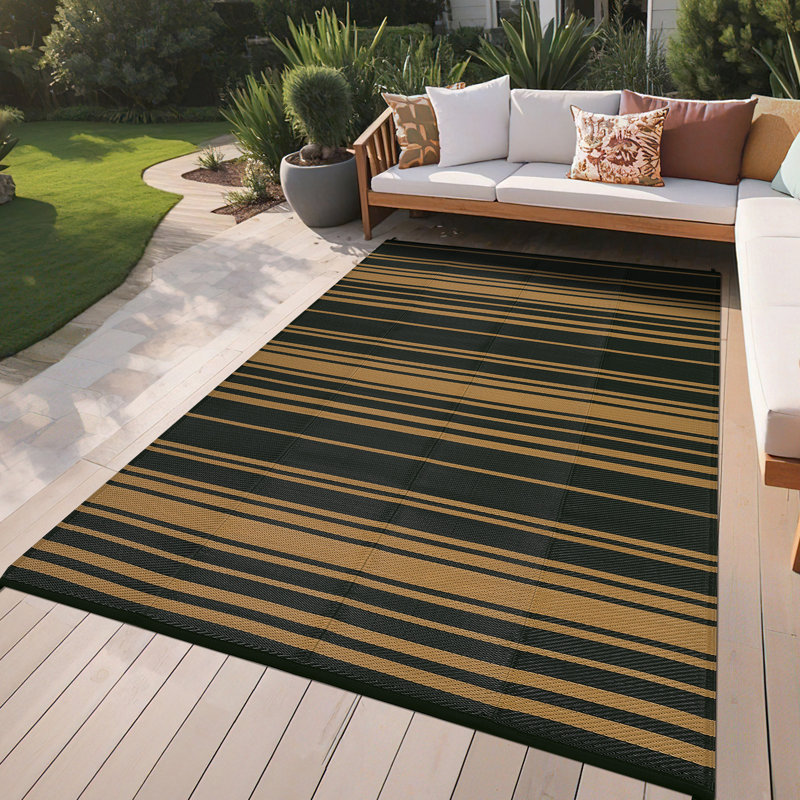 Tapis rectangulaire en plastique noir et brun 8 pi x 10 pi géométrique moderne pour les porches de plage