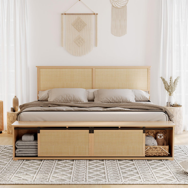 Cadre de lit en rotin pleine grandeur avec tête de lit et lumière DEL RVB, plateforme queen avec banc de rangement à porte coulissante de style grange, silencieux, sans sommier requis