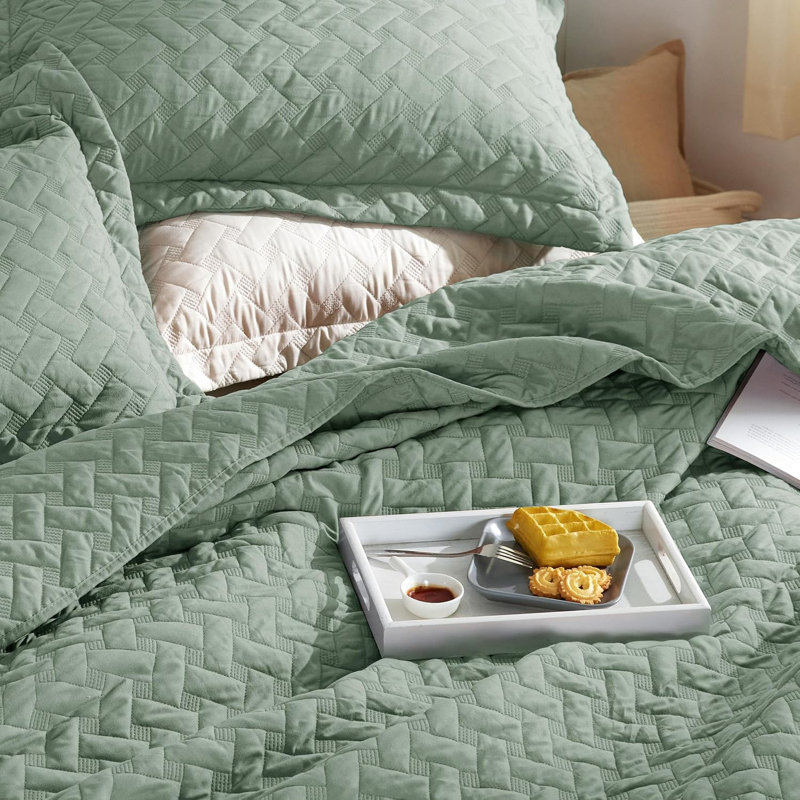 Best Seller Quilted Blanket - Textured Weave Pattern, Airy Lightweight Bed Covering,85gsm, Twin Quilt + 1 Standard Sham
