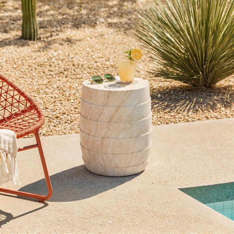Table d'appoint d'extérieur moderne à l'apparence de travertin MGO moderne, table d'appoint toutes saisons avec texture nervurée pour patio, balcon et salon