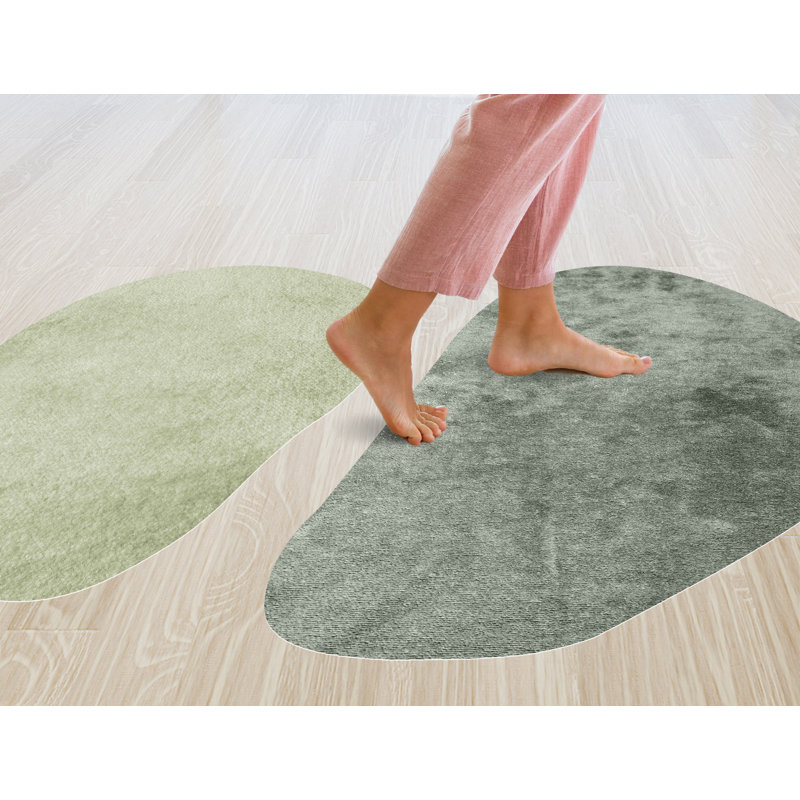 Royanna Vinyl Machine Printed Area Rug, Rectangle 5'8.5" x 7'1"
