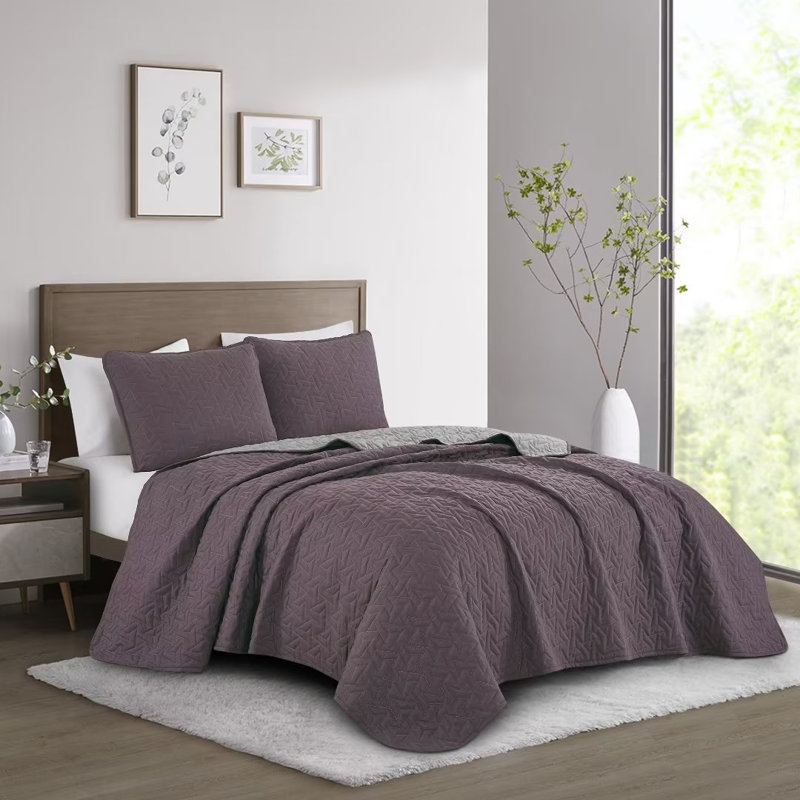 Polyester Striped Comforter, Queen Comforter + 2 Pillowcases