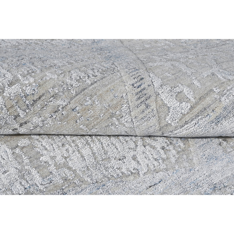 Abstract Area Rug in Ivory/Light Blue/Gray, Rectangle 6' x 9'