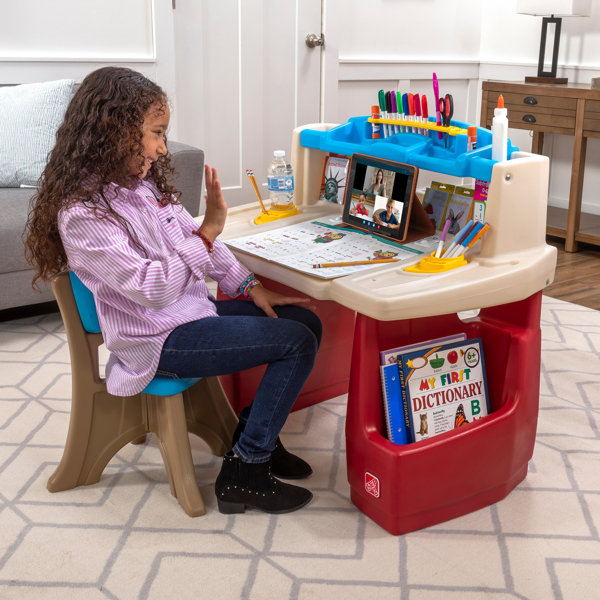 Step2 Deluxe Art Master Desk & Reviews | Wayfair