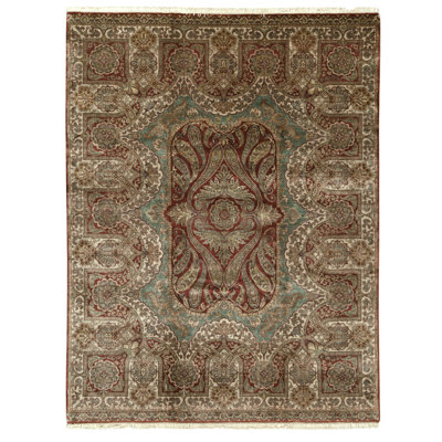 Tapis rouge et crème noué à la main de haute qualité
