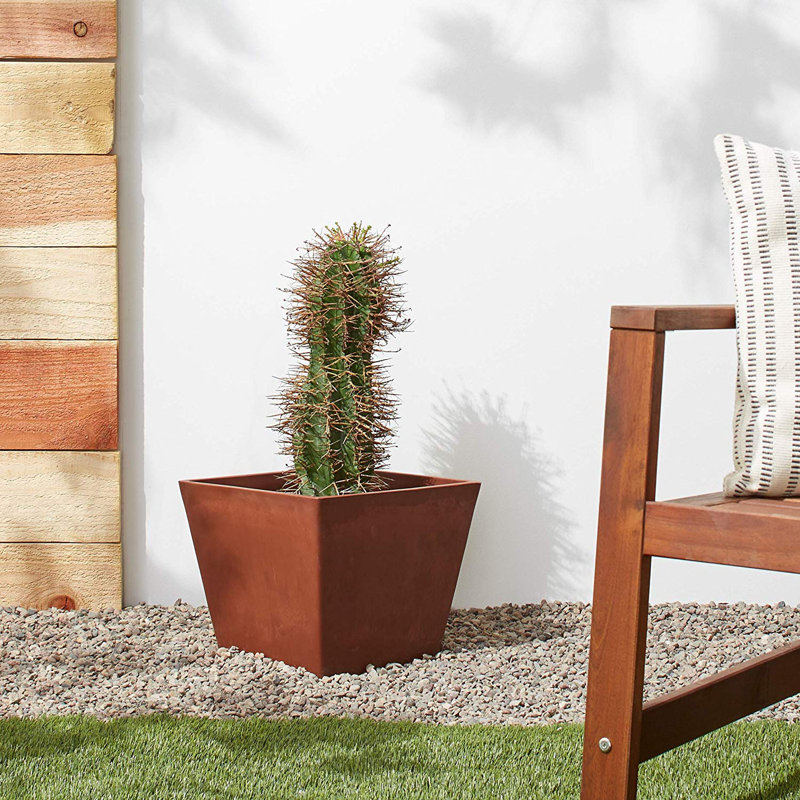 Musgrave Pot Planter, Terra Cotta