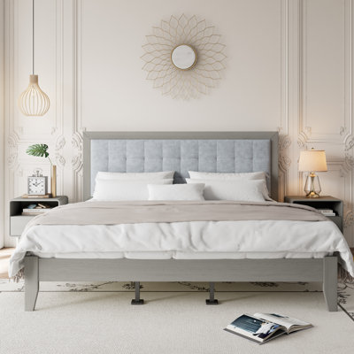  Structure de lit plateforme en bois massif de style Mid-Century avec tête de lit tapissier carrée et lattes, gris