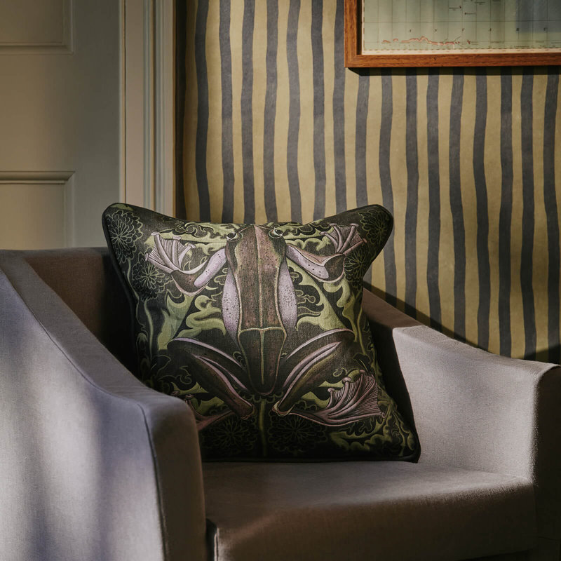 Hemp Throw Square Pillow Cover & Insert, Noir Taraxa Amphibia