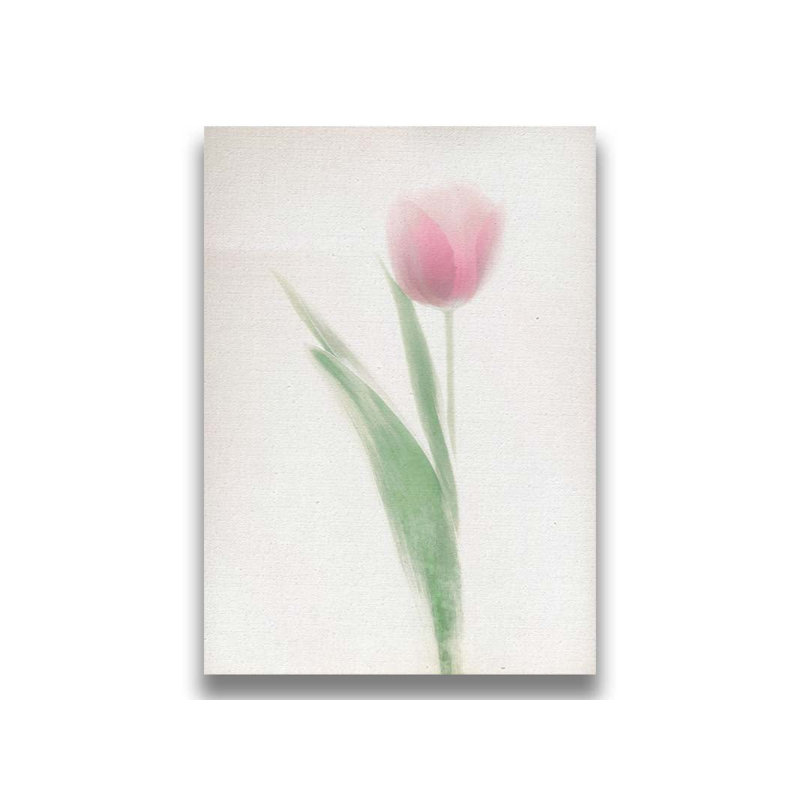 Simply Tulip par Hal Halli. Impression sur papier - Montée et encadrée, H 34 po x l 44 po