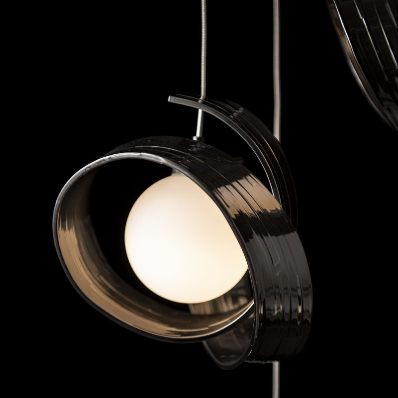 Luminaire suspendu géométrique à 9 lumières Riza, H 130 po x l 21,1 po x P 21,1 po, Encre