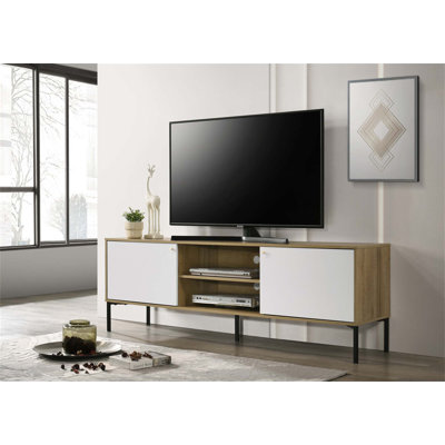 Meuble télé Burke de 70 po de large avec armoire à deux portes et tablettes réglables pour le rangement et l'organisation des médias Burke