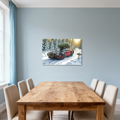 Voiture de Noël dans une forêt enneigée