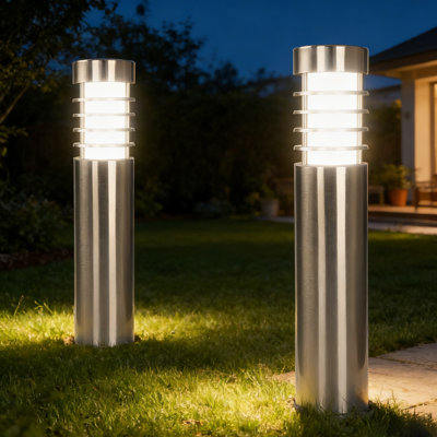 Bornes d'éclairage de chemin solaire pour l'extérieur, paquet de 2 lumières de chemin à énergie solaire en acier inoxydable à DEL de 27 pouces