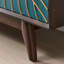 Armoire décorative sculptée avec tablettes réglables