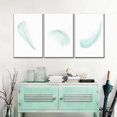 " Soft Mint Feathers " 3 - Pieces