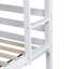 Lit superposé simple au-dessus de simple avec bois d'hévéa, tête de lit à tablettes, garde-corps et échelle Itiana-115684338