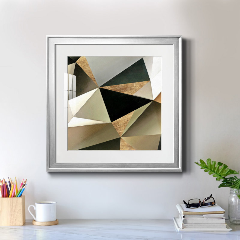 7_Gold Polygon Wall II - reproduction encadrée de qualité supérieure - prête à être accrochée, Cadre argenté