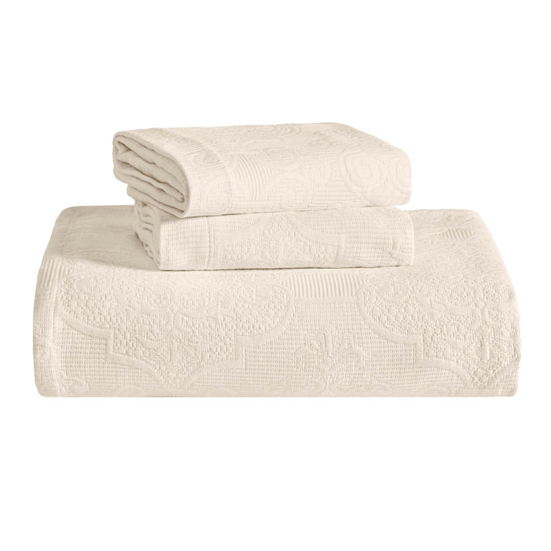 Superior Florin Matelasse Jacquard Scrolling Medallion Cotton Bedspread Set With Pillow Shams, Queen + 2 Shams, Ivory