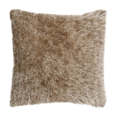 Coussin décoratif en soie poils longs 