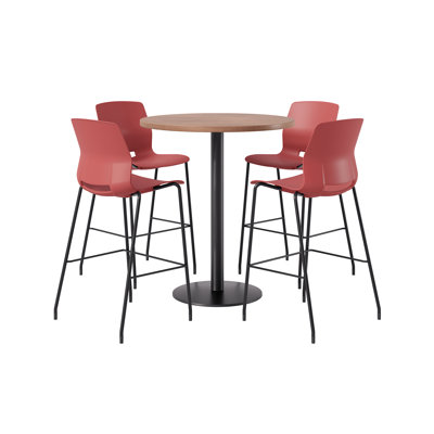 Ensemble repas pour 4 personnes à hauteur de bar