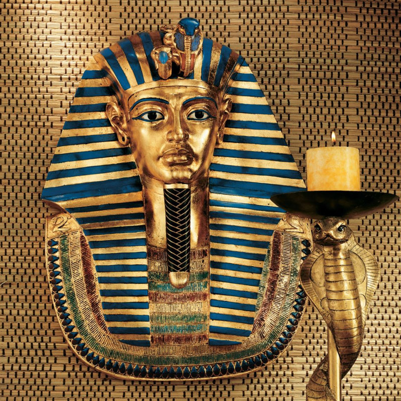 Sculpture murale du roi Toutankhamon