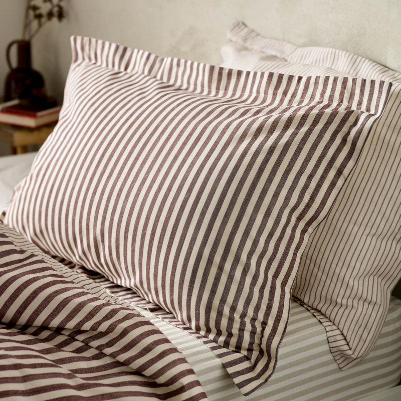 Sufiyah 100% Cotton Machine Woven Pillow Case, Red