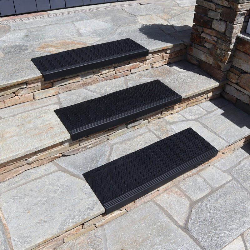 Moderna Black Rubber Stair Treads - 9.75" x 29.75" (6 Pack)