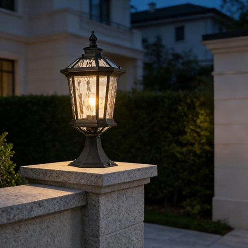 Lampadaire d'extérieur finition noire